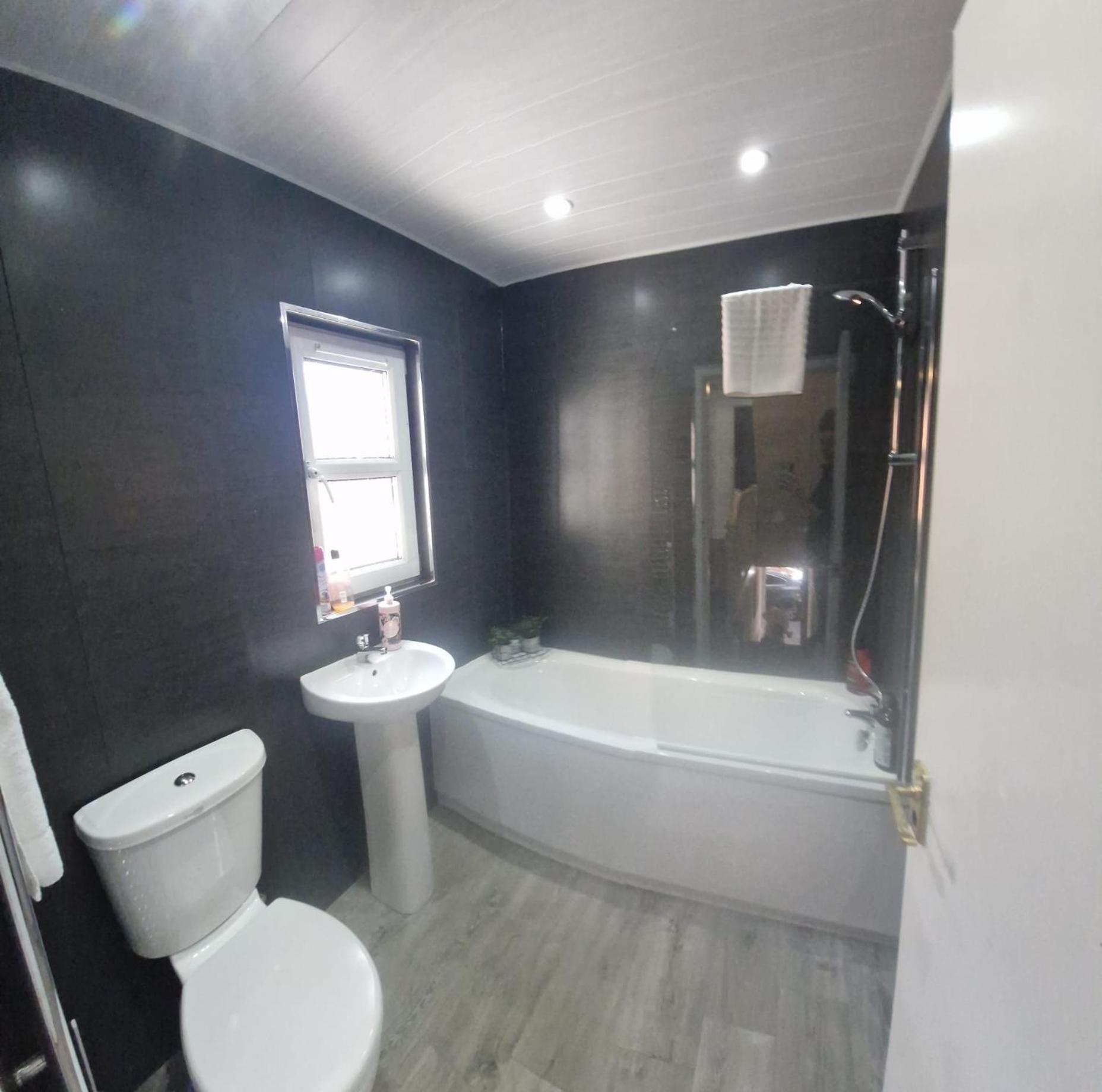4Br House Popular Ravenhill Road Villa Белфаст Екстериор снимка
